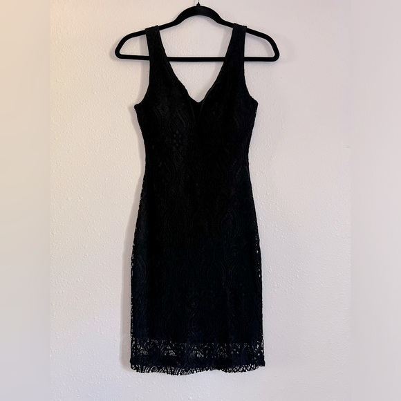 Papermoon Dresses & Skirts - Size Small Papermoon Black Crochet Sleeveless Mini Dress Deep V